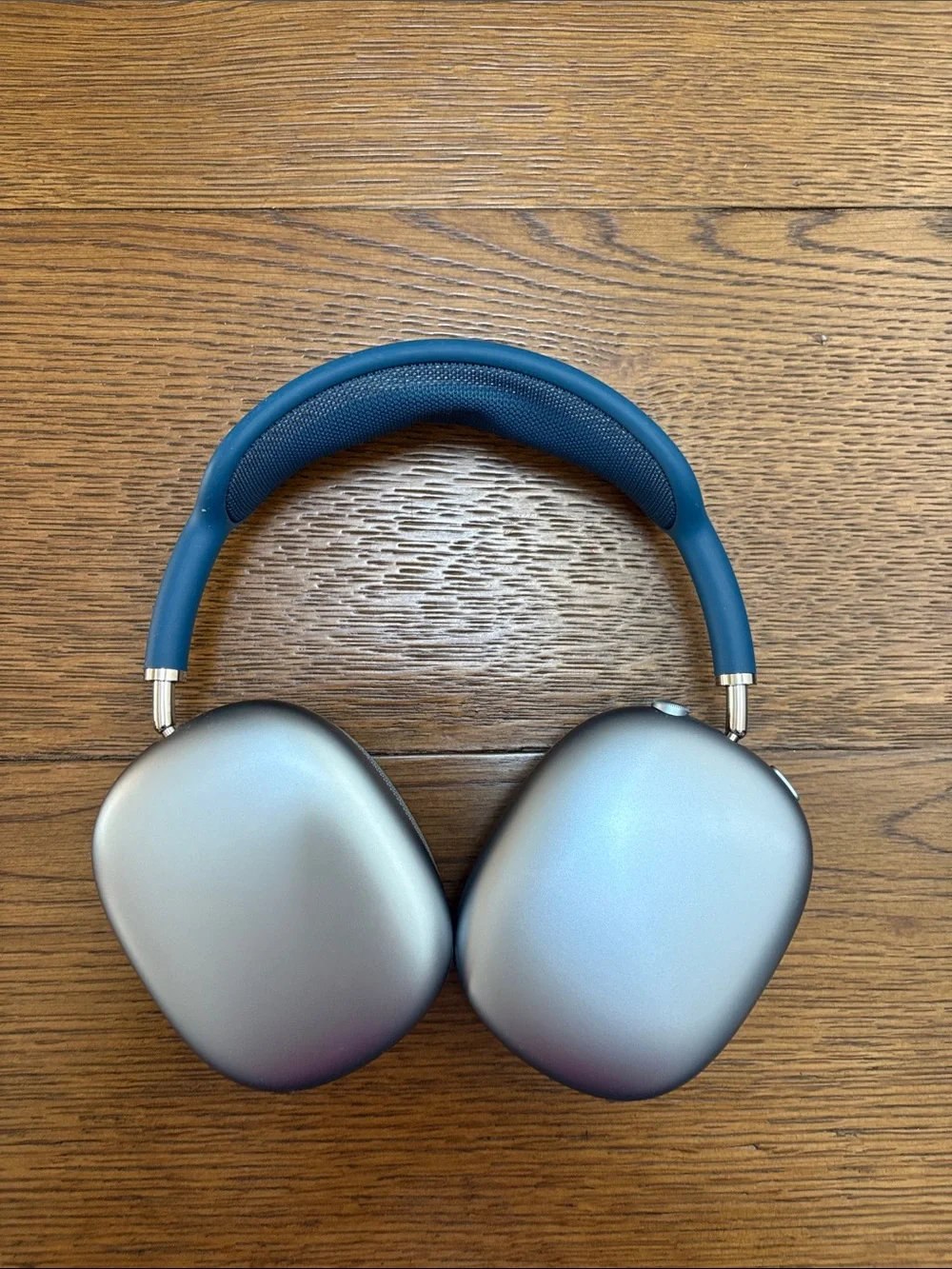 Airpod Max — Blue & Silver